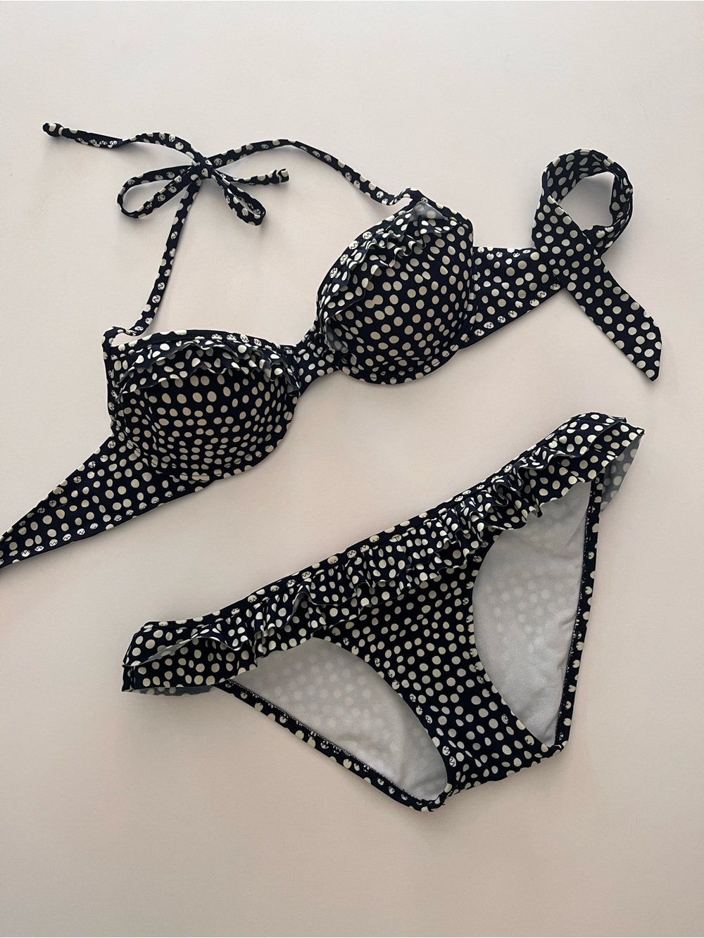 American Eagle Y2K Twee Navy & White Polka Dot Ruffle Bikini - EUC - Size Small